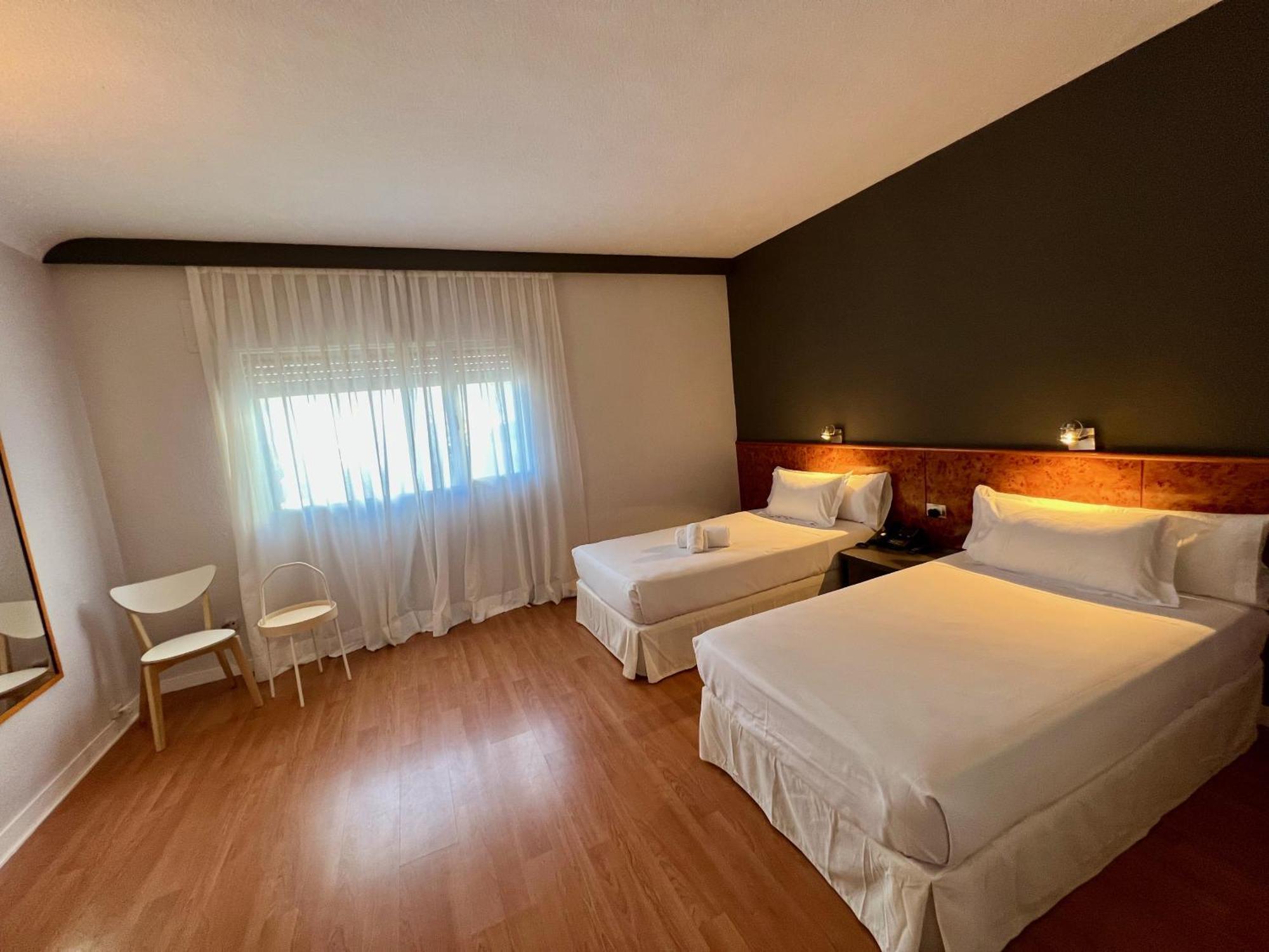 Triple Family Room (2 beds),1591604892:JPEG